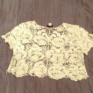 Lace Crop-Top